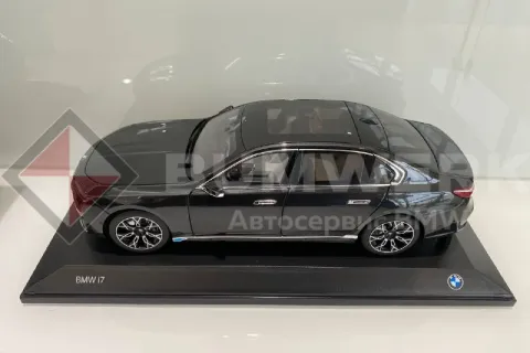 Миниатюра BMW i7, масштаб 1:18 Фото 1
